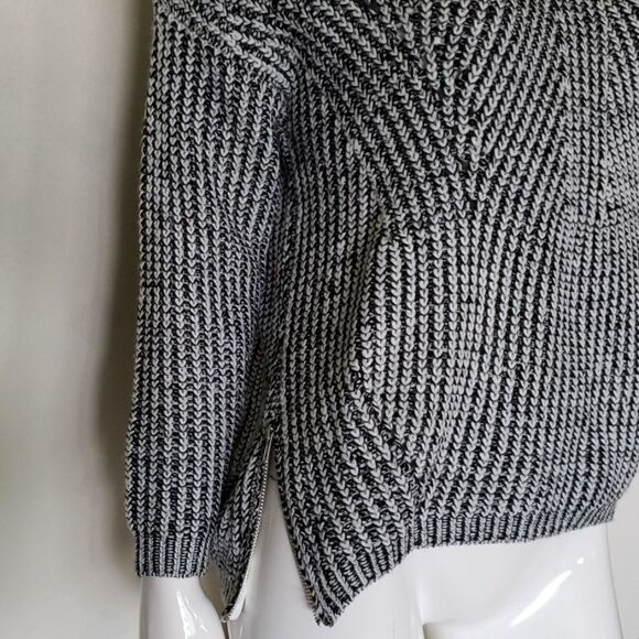 SEEK THE LABEL NWT womens XS gray chunky cowl neck sweater - Picture 2 of 6